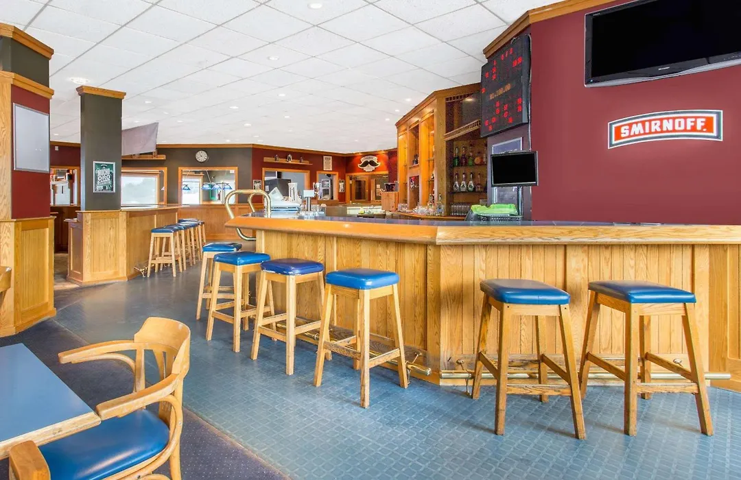 Ramada By Wyndham Williams Lake-1