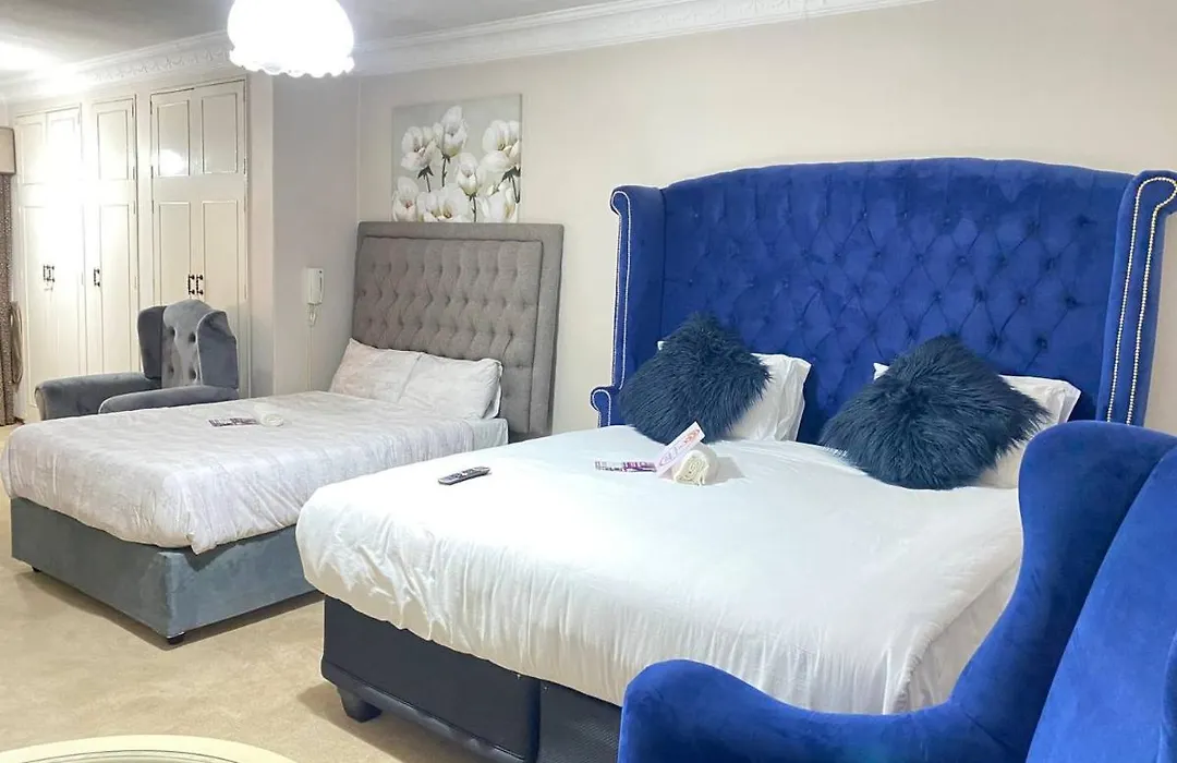 Chic Guest House & Solar System Free From Load Shedding-1