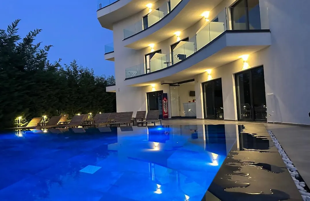 Blue Eye Hotel-1
