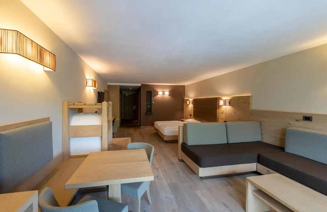 Design & Suite Hotel Ciarnadoi-1
