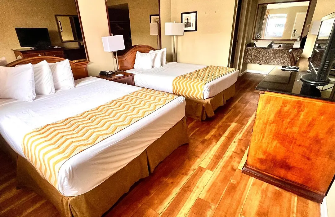 Travelodge By Wyndham Reno-1