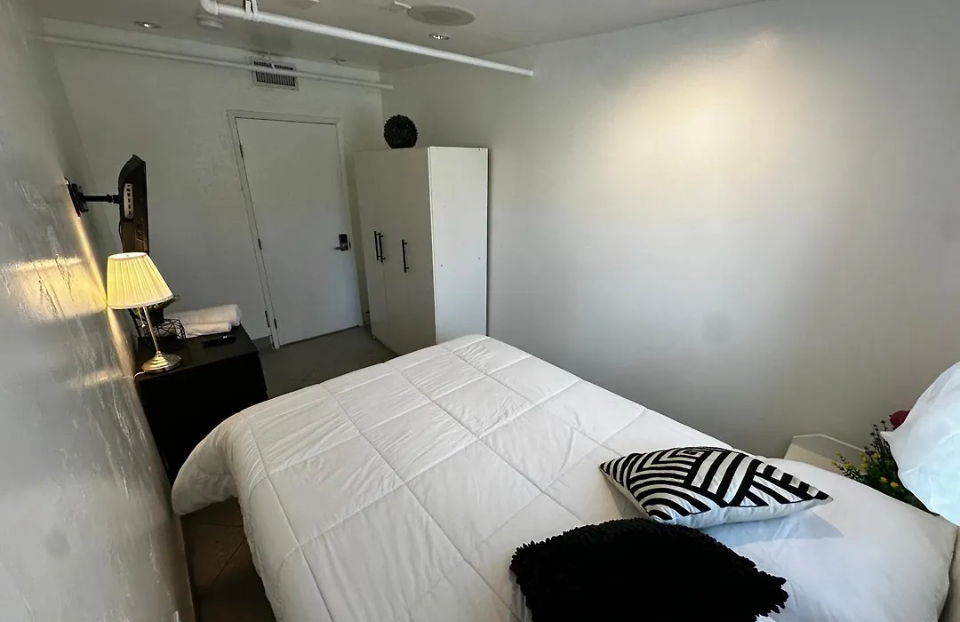 Culver City Hostel-1