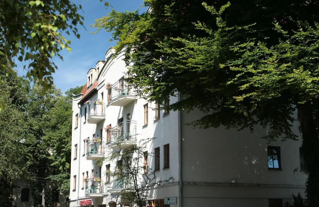Hotel Liszt-1