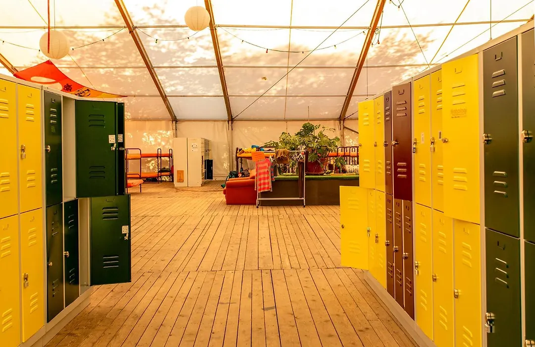 The Tent - Youth Only - Buchung Leider Nur Bis 30 Jahre Moeglich!-1