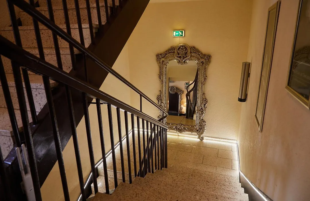 Hotel Riviera-1