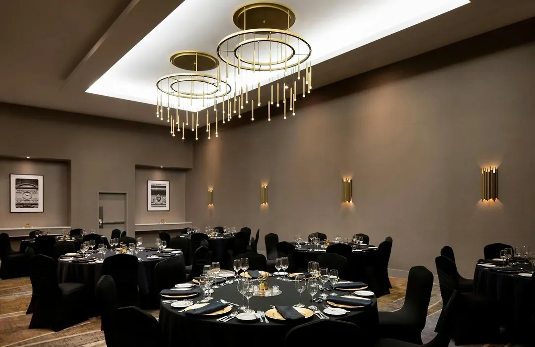 Courtyard By Marriott Montreal Airport-1
