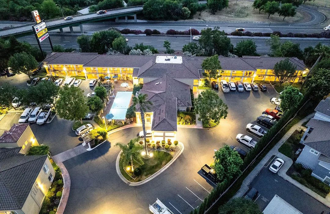 Best Western Plus Dixon Davis-1