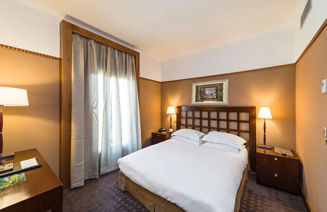 Hôtel Mercedes-1