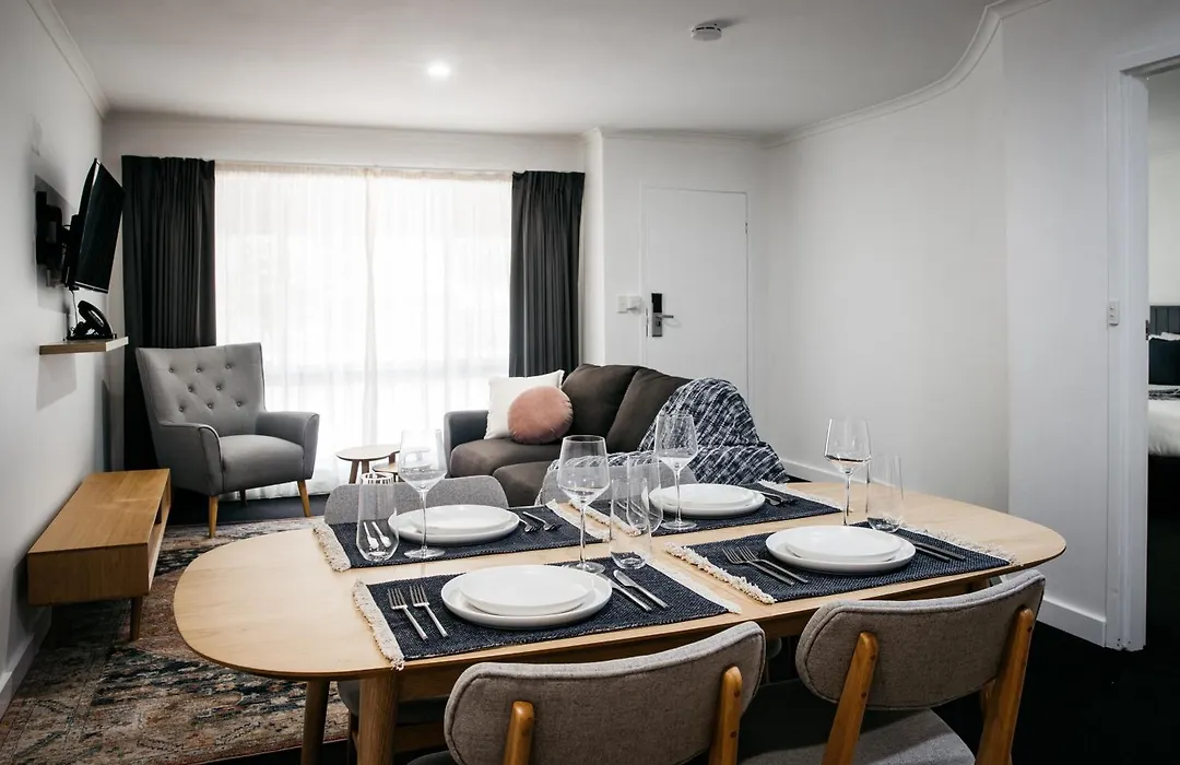 Ibis Styles Canberra Eagle Hawk-1