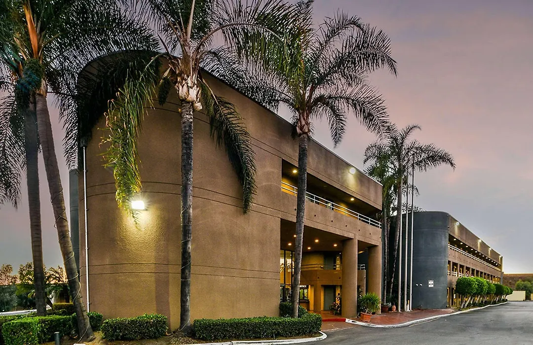 Travelodge By Wyndham Commerce Los Angeles Area-1