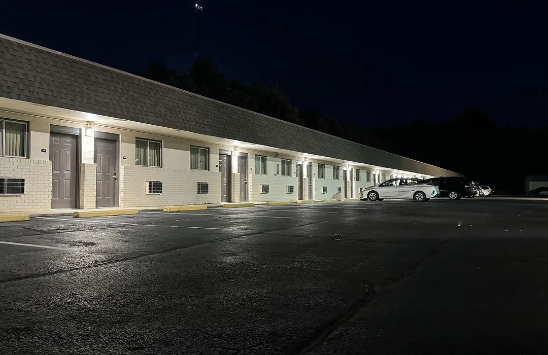 Economy Inn-1