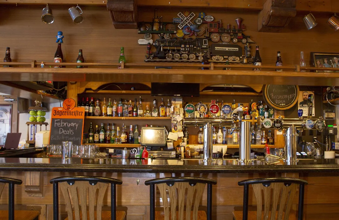 Whistler's Inn-1