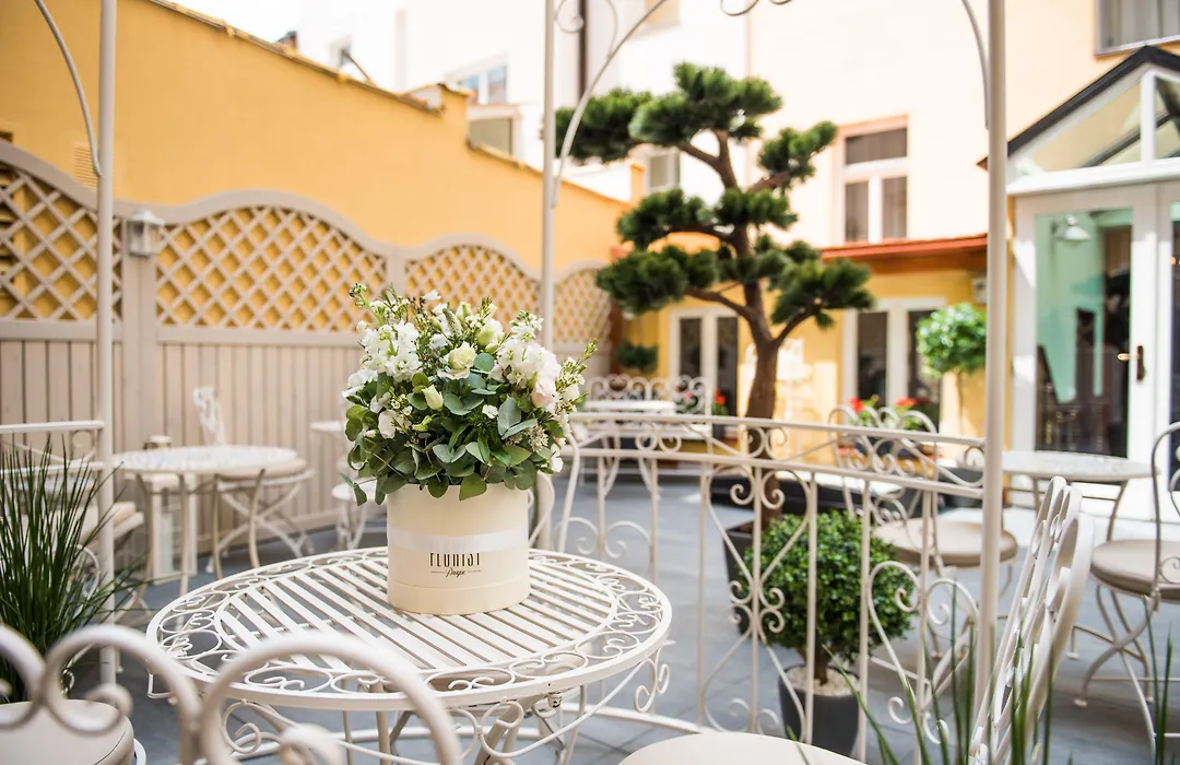 Hotel Hastal Prague Old Town-1