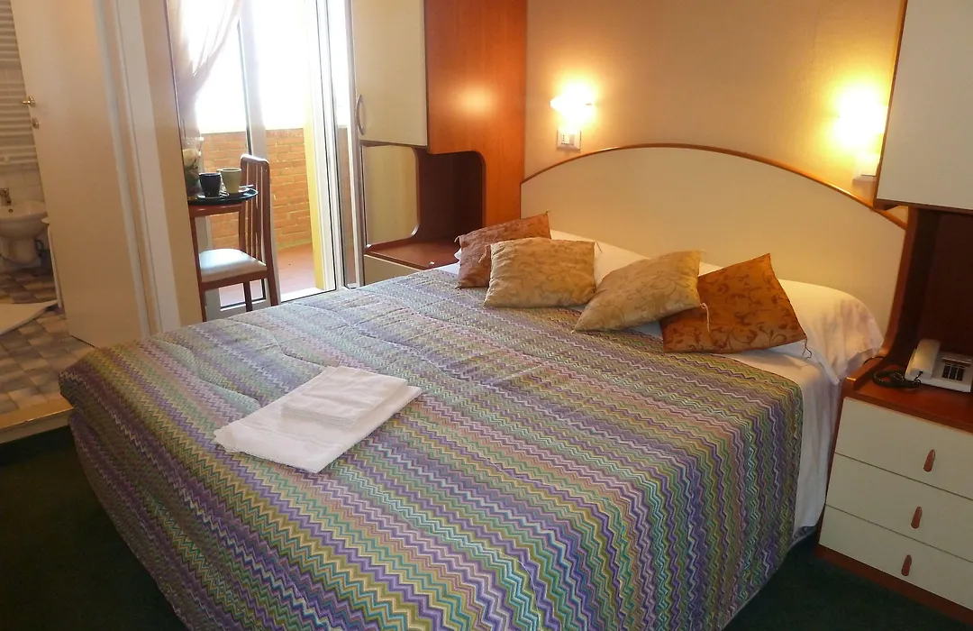Hotel Crosal-1