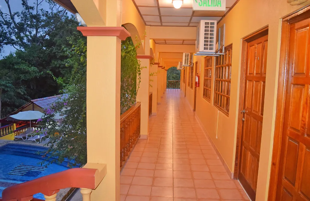 Hotel Tres Banderas-1