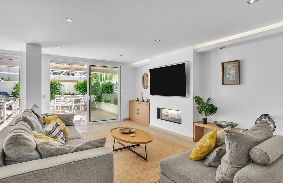 Casa Adriana - Marbellamar Modern Townhouse By Finest Rentals-1