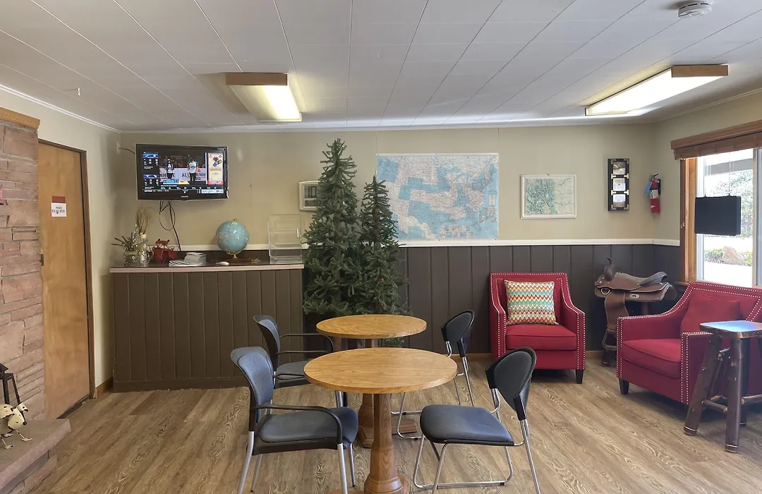 Saddle & Surrey Motel-1