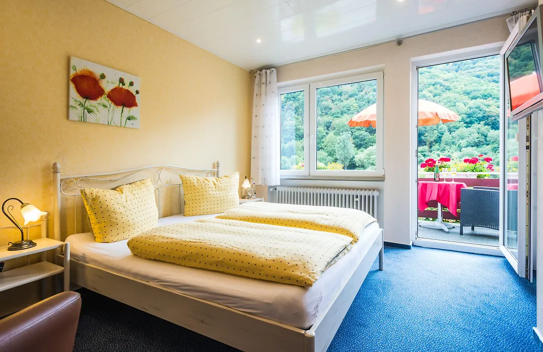 Moselromantik-Hotel zum Löwen-1