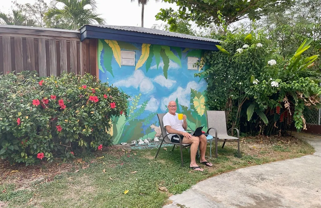 Esperanza Inn Guesthouse (Adults Only)-1