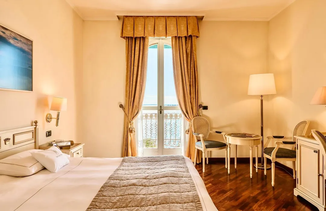 Hotel Savoy Palace-1