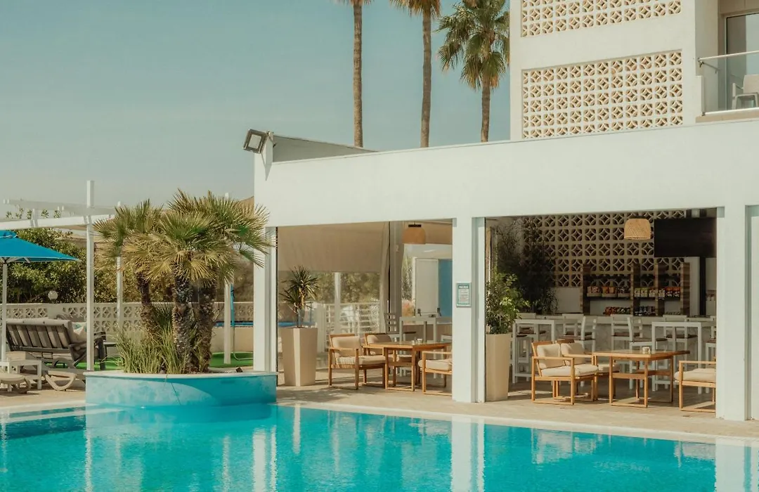 Sveltos Hotel-1