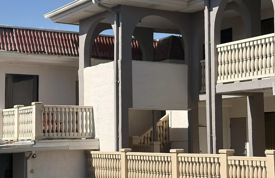 La Bella Inn - Pool Open-1