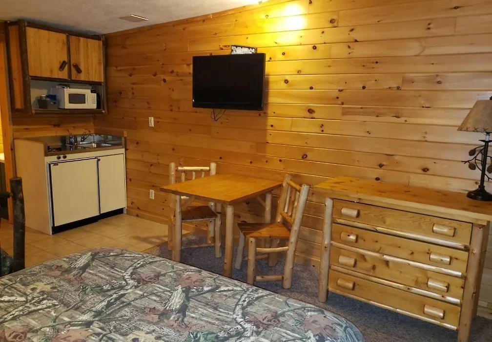 Pine Knoll Hotel Lakeside Lodge & Cabin-1