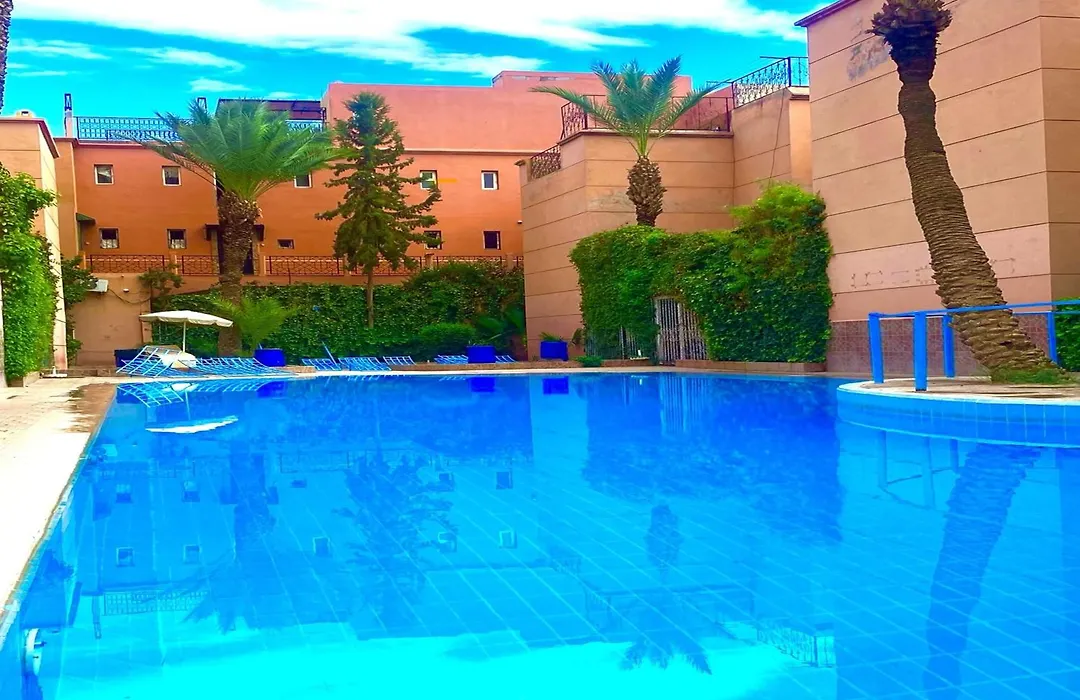 Riad Kamal 3 Piscines Jacuzzi Petit Dejeuner Parking Gratuit (Adults Only)-1