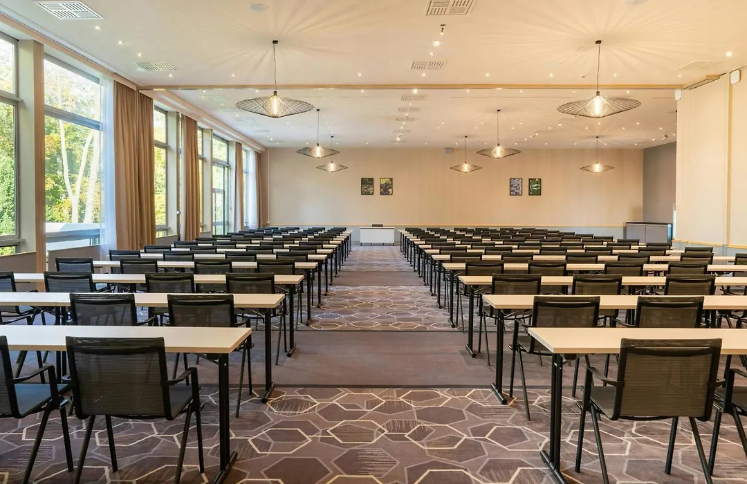 Leonardo Royal Hotel Koeln - Am Stadtwald-1