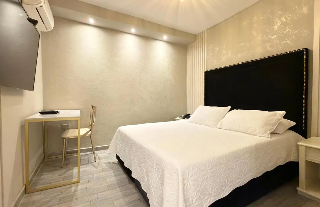 Hotel Paris Carré-1