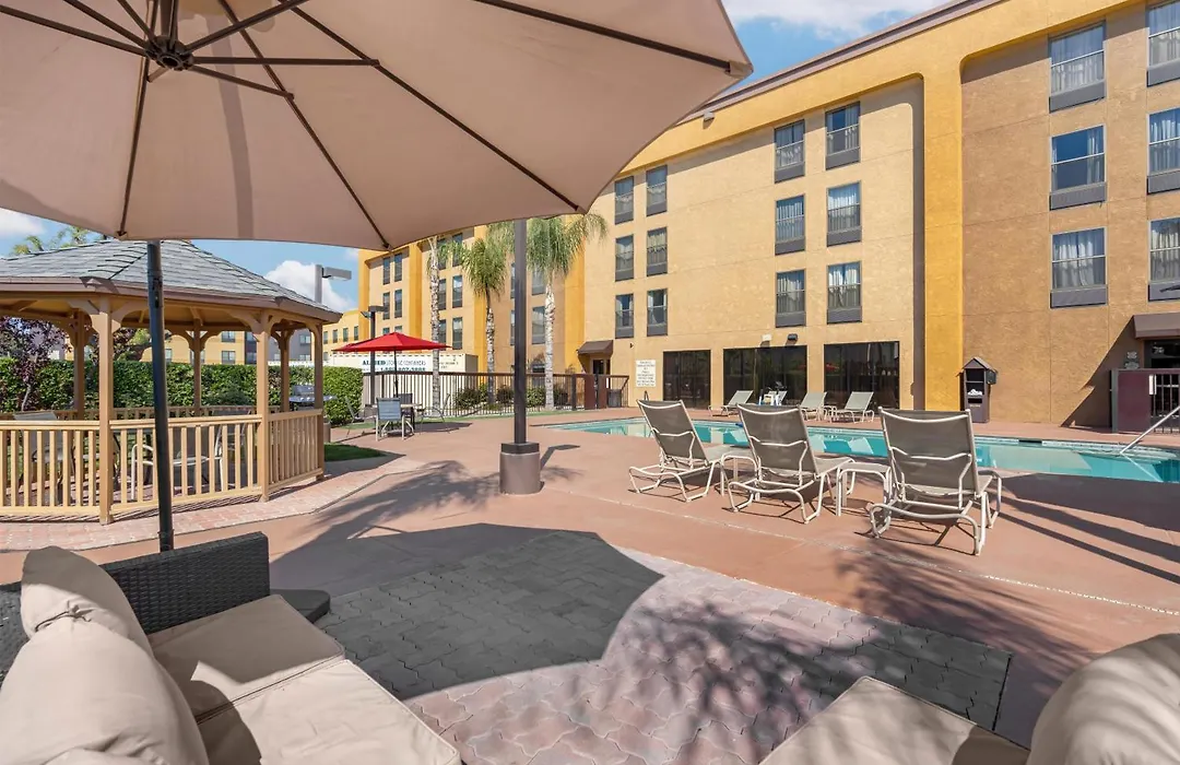 Best Western Plus Fresno Airport Hotel-1