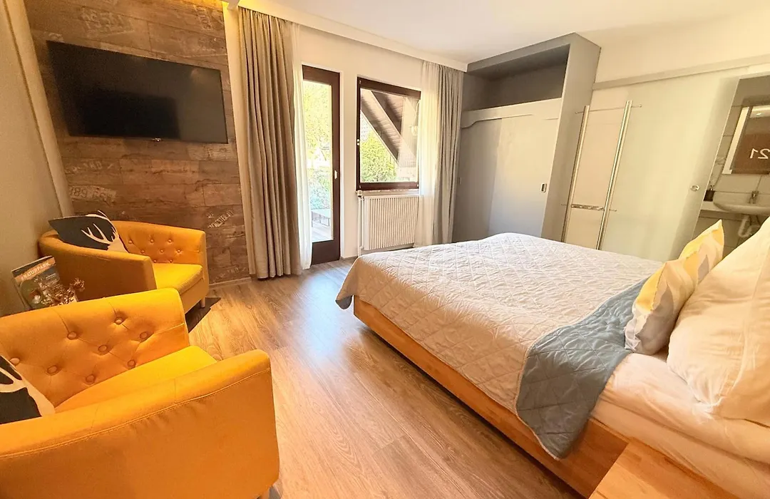 Das Waldhaus-1