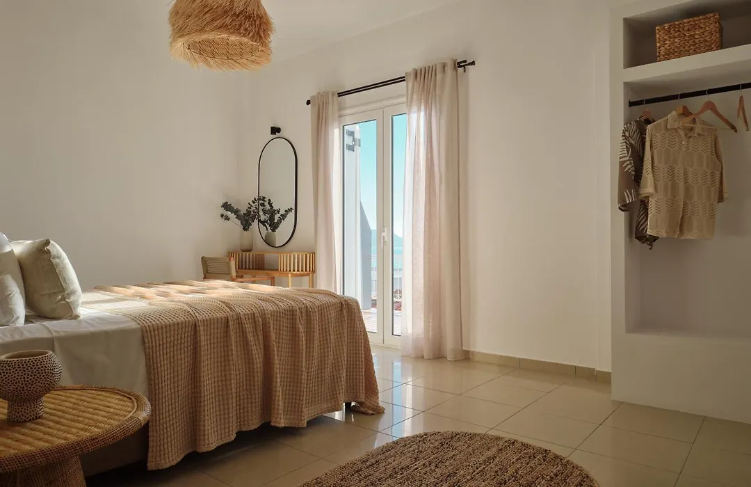 C'est La Vie Rooms&Suites-1
