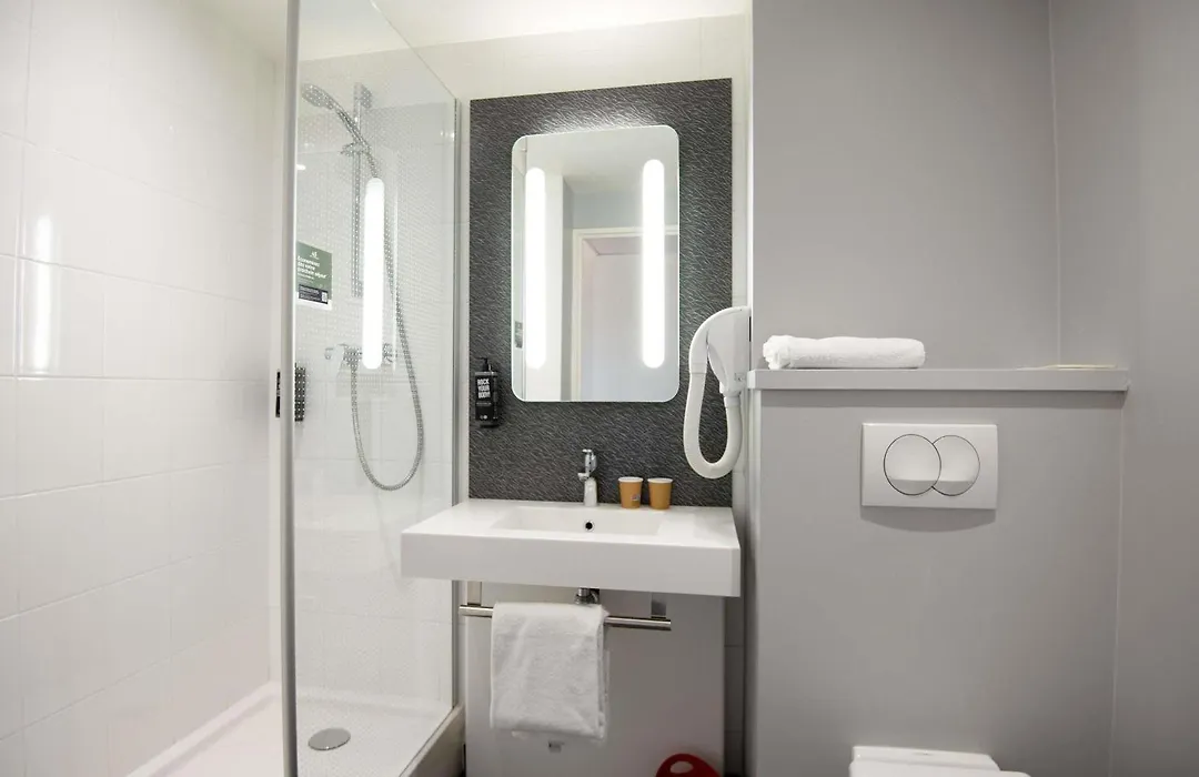 Ibis Saint-Genis-Pouilly Geneve-1