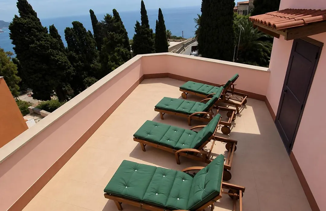 Porta Messina Rooms-1