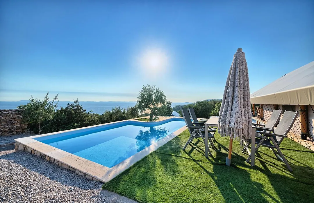 Golden Haven Luxe Glamp Resort-1
