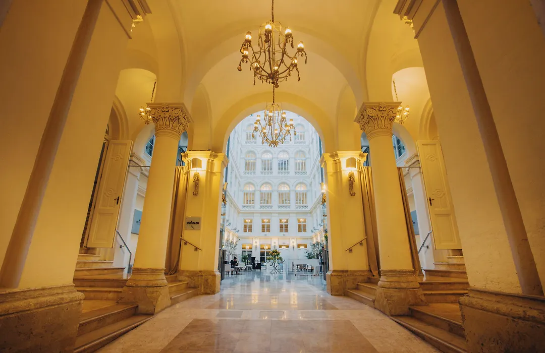 Hotel Grand Palace - Small Luxury Hotels - Operated By Czech Inn-1