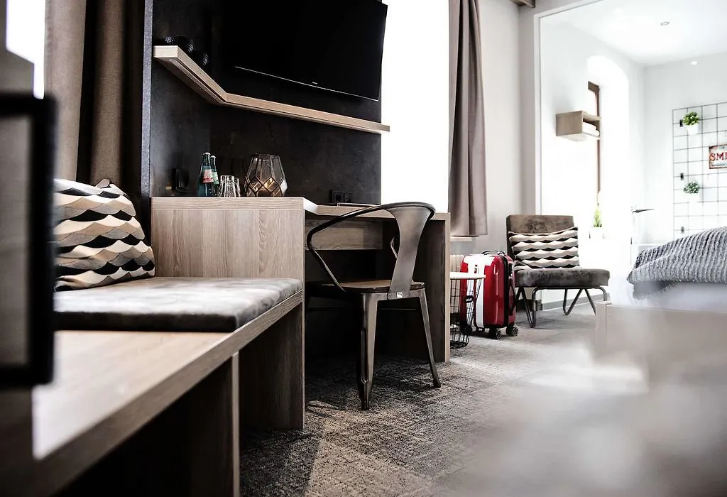 Alexxanders Hotel & Boardinghouse, Restaurant-1