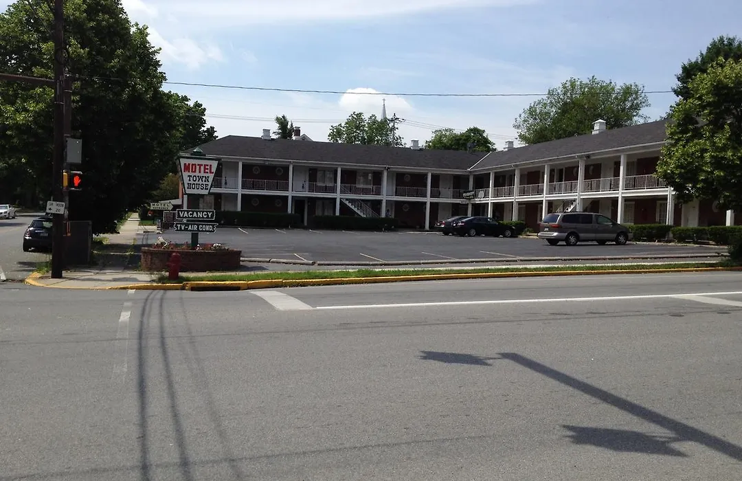 Motel Town House-1