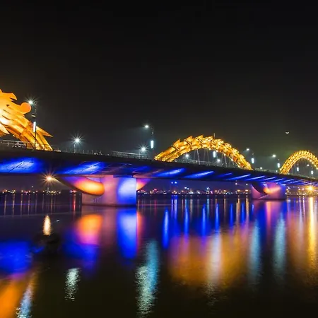 Dragon View Riverfront Hotel-3