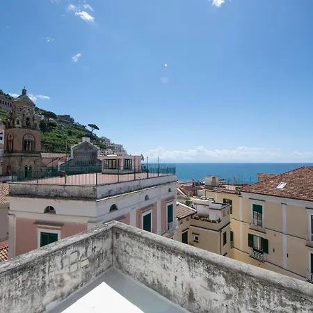 Amalfi Old Square Room & Apartments , 73 Steps From The Street-2