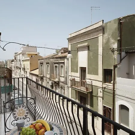 Le Bain Suite - Accanto Al Mare Vicinissima A Ortigia E Al Teatro-2