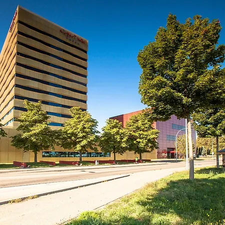 Airport Hotel Basel - Convenient & Friendly-3