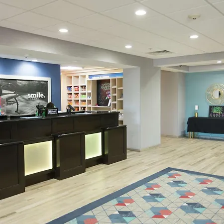 Hampton Inn & Suites Ankeny-3