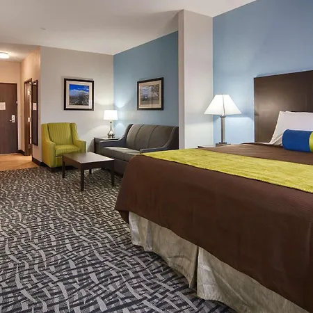 Best Western Plus Lonestar Inn & Suites-2