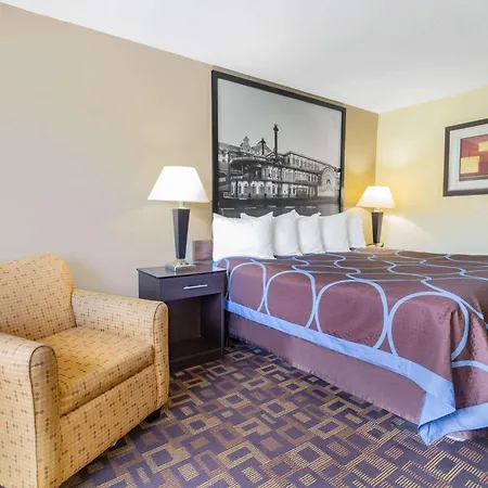 Super 8 By Wyndham Decorah-3