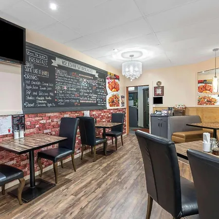 Ramada By Wyndham Coquitlam-2