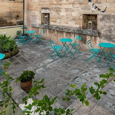 Damasa Rooms-3