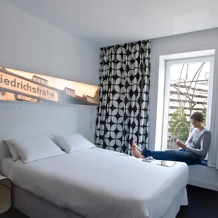 Hotel Gat Point Charlie-3
