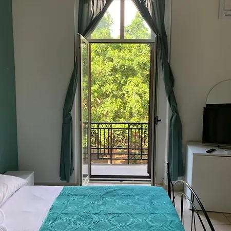 Garibaldi Rooms-2